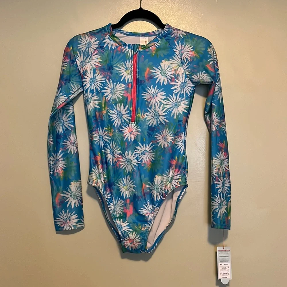 Cat & Jack NWT Girls 14/16 Rash Guard Swim - Picture 1 of 7